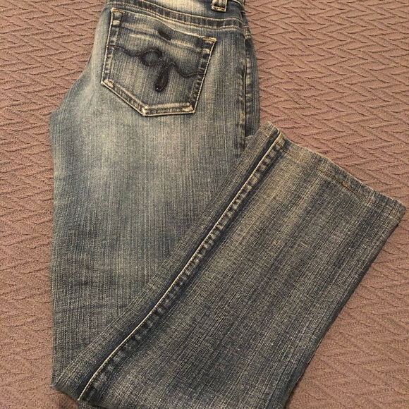 Guess Jeans - Picture 2 of 3